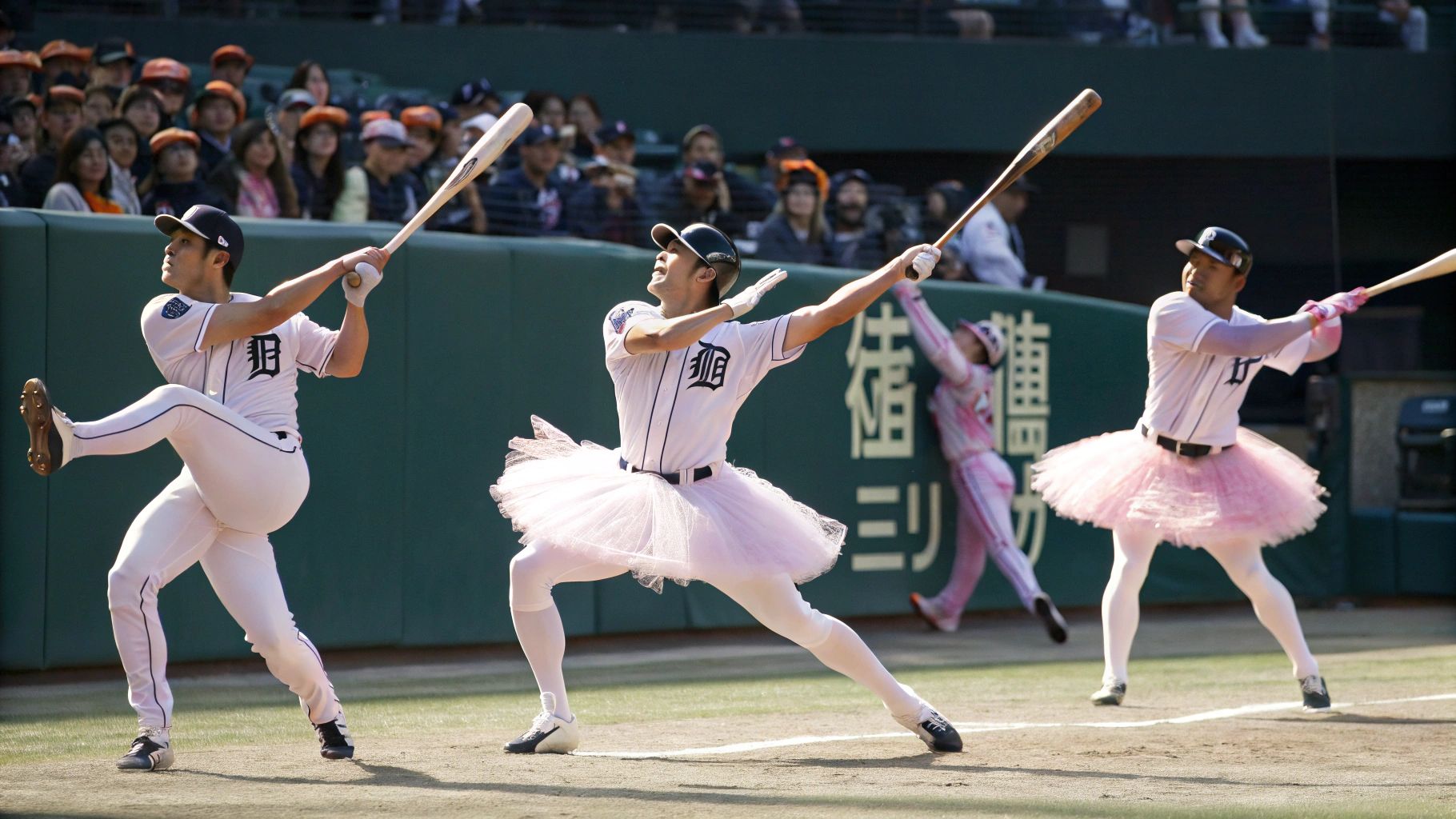 甲子園で踊るタイガース選手